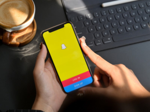 Snapchat Introduces Screen Sharing Feature For its Web Users